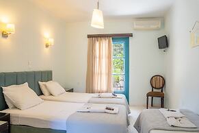 Karavostasi Beach Hotel