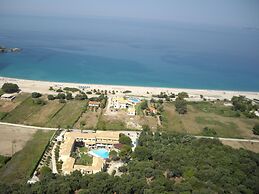 Karavostasi Beach Hotel