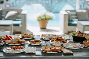 Karavostasi Beach Hotel