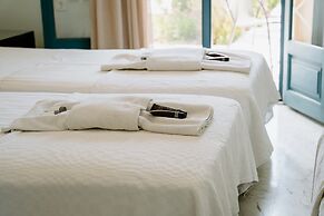 Karavostasi Beach Hotel