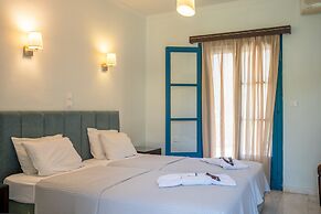 Karavostasi Beach Hotel