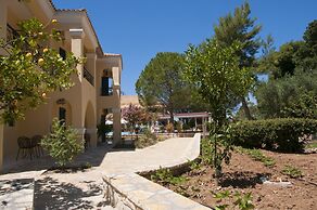 Karavostasi Beach Hotel