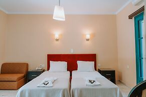 Karavostasi Beach Hotel