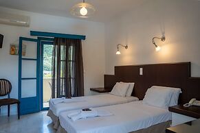 Karavostasi Beach Hotel