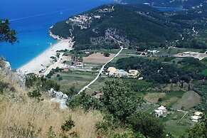 Karavostasi Beach Hotel