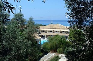 Karavostasi Beach Hotel
