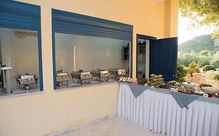 Karavostasi Beach Hotel