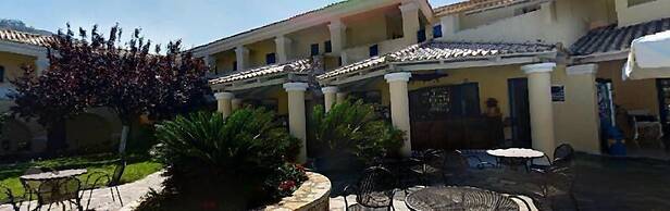 Karavostasi Beach Hotel