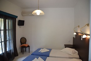 Karavostasi Beach Hotel