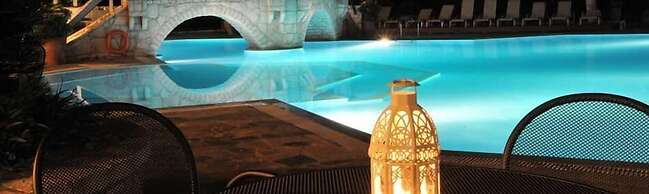 Karavostasi Beach Hotel