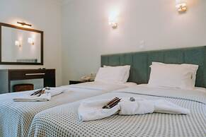 Karavostasi Beach Hotel