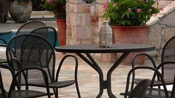 Karavostasi Beach Hotel