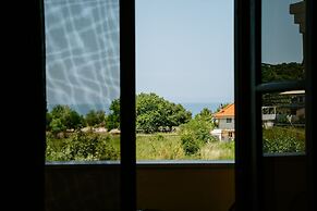 Karavostasi Beach Hotel