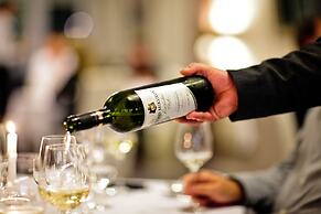 Golden Fish Hotel Apartments