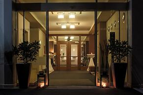 Golden Fish Hotel Apartments