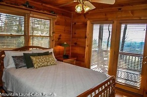 Sunset Ridge 3 Bedroom Apartment by Mountain Laurel Cabin Rentals
