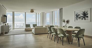 Four Seasons Hotel at The Surf Club