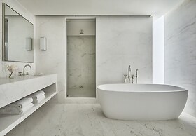 Four Seasons Hotel at The Surf Club