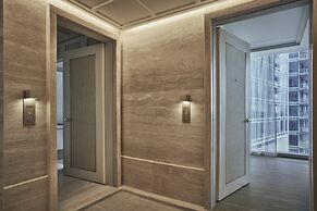 Four Seasons Hotel at The Surf Club