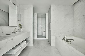 Four Seasons Hotel at The Surf Club