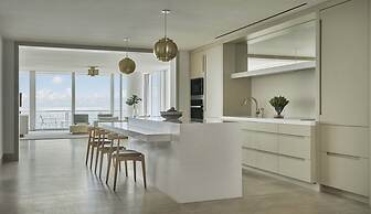 Four Seasons Hotel at The Surf Club