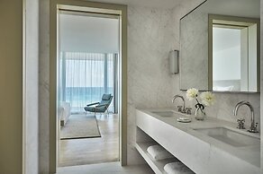 Four Seasons Hotel at The Surf Club