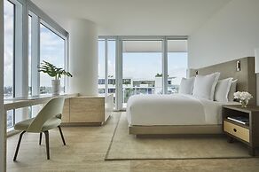 Four Seasons Hotel at The Surf Club