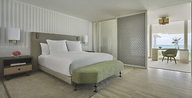 Four Seasons Hotel at The Surf Club