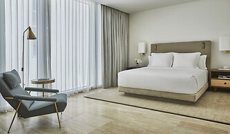 Four Seasons Hotel at The Surf Club