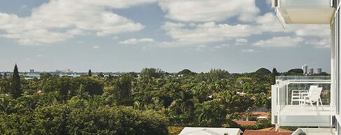 Four Seasons Hotel at The Surf Club