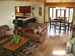 Lakehurst Lodge 5 Bedroom by Your Lake vacation