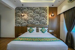 Treebo Pappilon Palace - PVS Circle