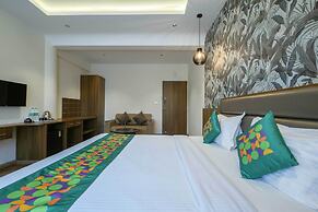 Treebo Pappilon Palace - PVS Circle