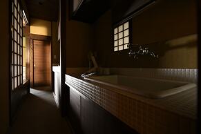 Kuraya Kiyomizu-Gojo