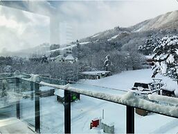 Mountainside Hakuba