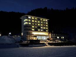 Shikaribetsu Lakeside Onsen Hotel Fusui