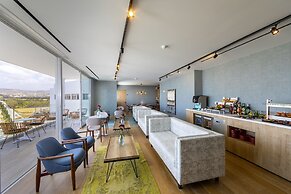 Leonardo Plaza Cypria Maris Beach Hotel & Spa