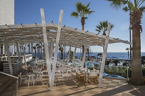 Leonardo Plaza Cypria Maris Beach Hotel & Spa