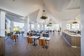 Leonardo Plaza Cypria Maris Beach Hotel & Spa