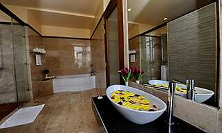 The Myat Mingalar Hotel