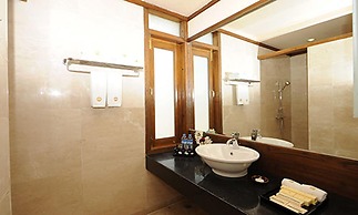 The Myat Mingalar Hotel