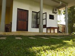 Traveller's Home Hotel