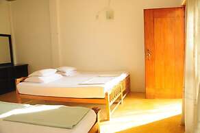 Traveller's Home Hotel