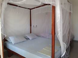 Traveller's Home Hotel