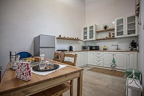 Maya's Boutique Residence