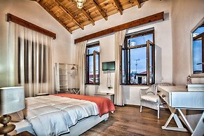 Maya's Boutique Residence