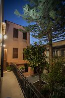 Maya's Boutique Residence