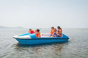 Blue Waters by Serendib