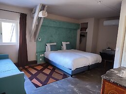 Logis Hôtel Les Pages