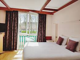 Logis Hôtel Les Pages